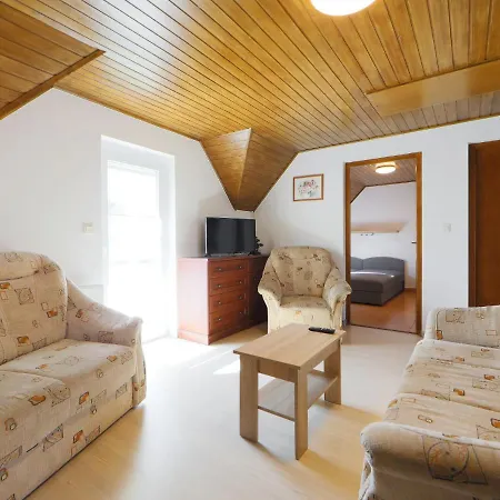 Moni 2 * Balatonszárszó
